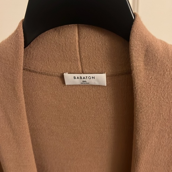 Ty cardigan, gold camel, 2XL - CLEANING OUT WILL BE GONE BY MARCH 2025 - Picture 8 of 8